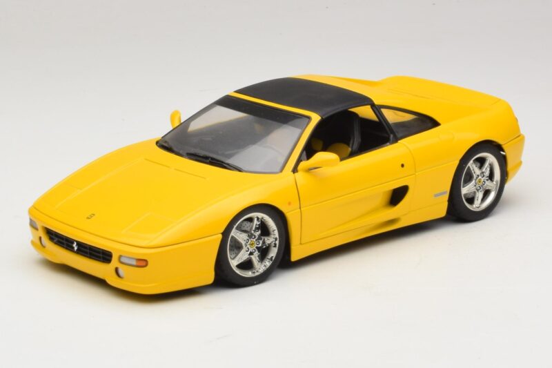 Ferrari F355 Spider Keltainen ja Musta Katto UT Models 1:18 180074030-P4 Metalli