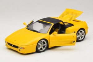 Ferrari F355 Spider Keltainen ja Musta Katto UT Models 1:18 180074030-P4 Metalli — kuva 2 / 8