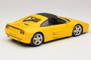 Ferrari F355 Spider Keltainen ja Musta Katto UT Models 1:18 180074030-P4 Metalli — kuva 3 / 8