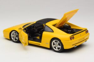 Ferrari F355 Spider Keltainen ja Musta Katto UT Models 1:18 180074030-P4 Metalli — kuva 5 / 8