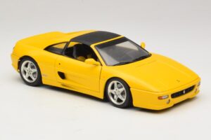 Ferrari F355 Spider Keltainen ja Musta Katto UT Models 1:18 180074030-P4 Metalli — kuva 6 / 8