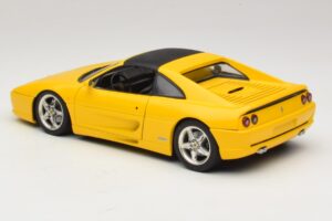 Ferrari F355 Spider Keltainen ja Musta Katto UT Models 1:18 180074030-P4 Metalli — kuva 7 / 8
