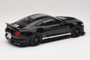 Ford Mustang Shelby GT500 S550 Musta IXO 1:18 U18RDC002-FO Metalli — kuva 3 / 8