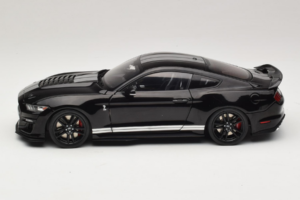Ford Mustang Shelby GT500 S550 Musta IXO 1:18 U18RDC002-FO Metalli — kuva 4 / 8
