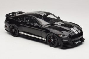 Ford Mustang Shelby GT500 S550 Musta IXO 1:18 U18RDC002-FO Metalli — kuva 6 / 8