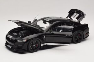 Ford Mustang Shelby GT500 S550 Musta IXO 1:18 U18RDC002-FO Metalli — kuva 2 / 8
