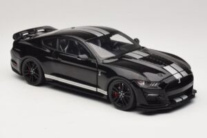 Ford Mustang Shelby GT500 S550 Musta IXO 1:18 U18RDC002-FO Metalli — kuva 6 / 8