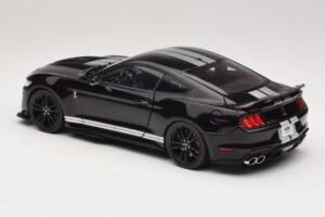 Ford Mustang Shelby GT500 S550 Musta IXO 1:18 U18RDC002-FO Metalli — kuva 7 / 8
