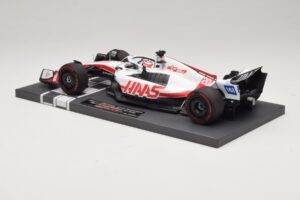 Haas VF-22 K. Magnussen Pole Position Brazilian GP 2022 Minichamps 1:18 117222120 Hartsi — kuva 5 / 7