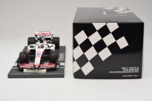 Haas VF-22 K. Magnussen Pole Position Brazilian GP 2022 Minichamps 1:18 117222120 Hartsi — kuva 6 / 7