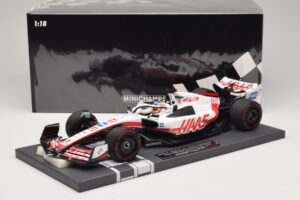 Haas VF-22 K. Magnussen Pole Position Brazilian GP 2022 Minichamps 1:18 117222120 Hartsi — kuva 7 / 7