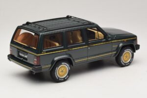 Jeep Cherokee XJ Limited Dark Hunter Green Otto 1:18 OT1340 Hartsi — kuva 2 / 6