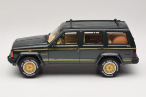 Jeep Cherokee XJ Limited Dark Hunter Green Otto 1:18 OT1340 Hartsi — kuva 3 / 6