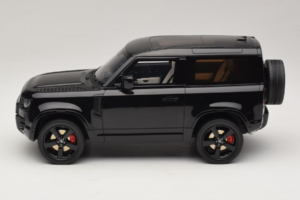 Land Rover Defender 90 L663 P400 X-Dynamic HSE Santorini Black GT Spirit 1:18 GT992 Hartsi — kuva 3 / 6