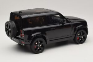 Land Rover Defender 90 L663 P400 X-Dynamic HSE Santorini Black GT Spirit 1:18 GT992 Hartsi — kuva 2 / 6