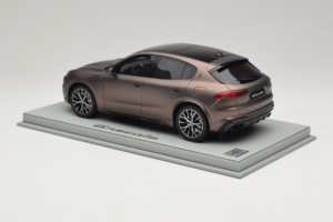 Maserati Grecale Pronssi BBR 1:18 P18220FMAS Hartsi — kuva 5 / 7