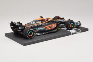 McLaren MCL36 #3 D. Ricciardo Abu Dhabi GP 2022 Minichamps 1:18 537224003 Hartsi — kuva 2 / 7