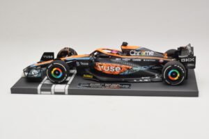 McLaren MCL36 #3 D. Ricciardo Abu Dhabi GP 2022 Minichamps 1:18 537224003 Hartsi — kuva 3 / 7
