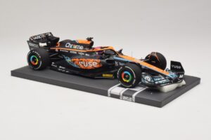 McLaren MCL36 #3 D. Ricciardo Abu Dhabi GP 2022 Minichamps 1:18 537224003 Hartsi — kuva 4 / 7