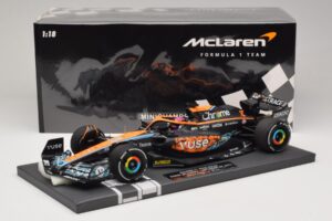 McLaren MCL36 #3 D. Ricciardo Abu Dhabi GP 2022 Minichamps 1:18 537224003 Hartsi — kuva 7 / 7