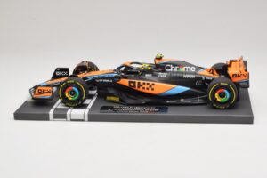 McLaren MCL60 #4 L. Norris 2nd Place Hungarian GP 2023 Minichamps 1:18 537233004 Hartsi — kuva 3 / 7