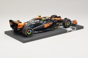 McLaren MCL60 #4 L. Norris 2nd Place Japanese GP 2023 Minichamps 1:18 537233504 Hartsi — kuva 2 / 7