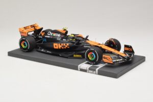 McLaren MCL60 #4 L. Norris 2nd Place Japanese GP 2023 Minichamps 1:18 537233504 Hartsi — kuva 4 / 7