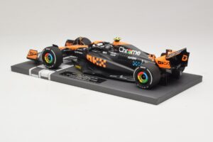 McLaren MCL60 #4 L. Norris 2nd Place Singapore GP 2023 Minichamps 1:18 537233404 Hartsi — kuva 5 / 7
