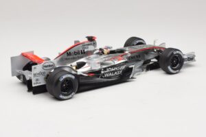 McLaren MP4/21 #3 K. Raikkonen 2006 Minichamps 1:18 530061803 Hartsi — kuva 2 / 7