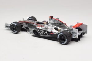 McLaren MP4/21 #3 K. Raikkonen 2006 Minichamps 1:18 530061803 Hartsi — kuva 5 / 7