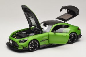 Mercedes AMG GT Black Series C190 Matt Green Metallic Minichamps 1:18 110032022 Metalli — kuva 2 / 8
