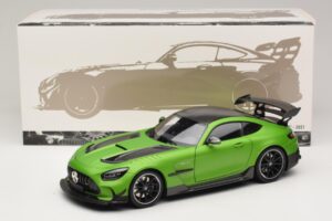 Mercedes AMG GT Black Series C190 Matt Green Metallic Minichamps 1:18 110032022 Metalli — kuva 8 / 8