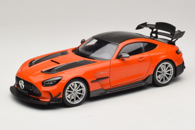 Mercedes AMG GT Black Series C190 Oranssi Hopeavanteilla Minichamps 1:18 110032024 Metalli