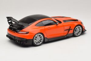 Mercedes AMG GT Black Series C190 Oranssi Hopeavanteilla Minichamps 1:18 110032024 Metalli — kuva 3 / 8