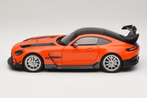 Mercedes AMG GT Black Series C190 Oranssi Hopeavanteilla Minichamps 1:18 110032024 Metalli — kuva 4 / 8
