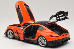 Mercedes AMG GT Black Series C190 Oranssi Hopeavanteilla Minichamps 1:18 110032024 Metalli — kuva 5 / 8