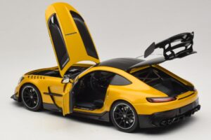 Mercedes AMG GT Black Series C190 Solarbeam Yellow Metallic Minichamps 1:18 110032021 Metalli — kuva 5 / 8