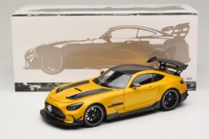 Mercedes AMG GT Black Series C190 Solarbeam Yellow Metallic Minichamps 1:18 110032021 Metalli — kuva 8 / 8