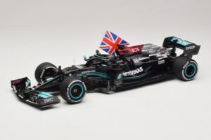 Mercedes AMG Petronas W12 E Performance L. Hamilton Winner British GP 2021 Minichamps 1:18 110211144 Hartsi