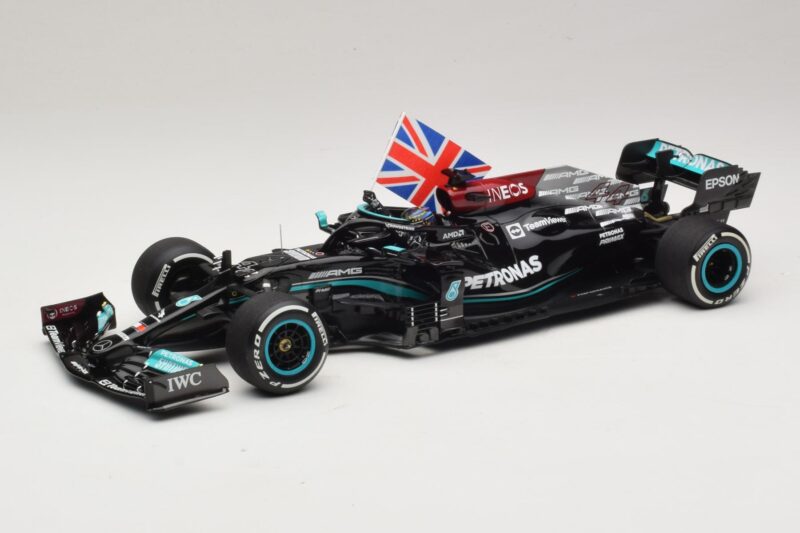 Mercedes AMG Petronas W12 E Performance L. Hamilton Winner British GP 2021 Minichamps 1:18 110211144 Hartsi