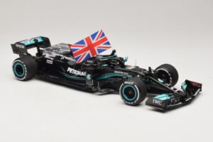 Mercedes AMG Petronas W12 E Performance L. Hamilton Winner British GP 2021 Minichamps 1:18 110211144 Hartsi — kuva 4 / 7