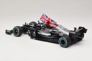 Mercedes AMG Petronas W12 E Performance L. Hamilton Winner British GP 2021 Minichamps 1:18 110211144 Hartsi — kuva 5 / 7