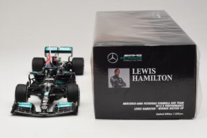 Mercedes AMG Petronas W12 E Performance L. Hamilton Winner British GP 2021 Minichamps 1:18 110211144 Hartsi — kuva 6 / 7