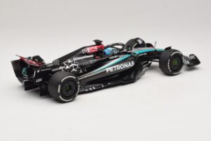 Mercedes AMG Petronas W15 E Performance G. Russell 2024 Minichamps 1:18 110240163 Hartsi — kuva 2 / 7