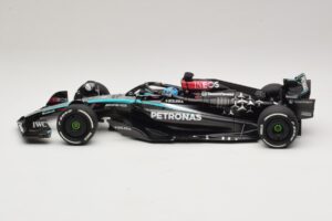 Mercedes AMG Petronas W15 E Performance G. Russell 2024 Minichamps 1:18 110240163 Hartsi — kuva 3 / 7