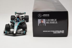 Mercedes AMG Petronas W15 E Performance G. Russell 2024 Minichamps 1:18 110240163 Hartsi — kuva 6 / 7