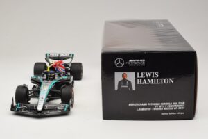 Mercedes AMG Petronas W15 E Performance L. Hamilton Winner British GP 2024 Minichamps 1:18 110241244 Hartsi — kuva 6 / 7