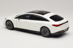 Mercedes EQS V297 Manufaktur Opalite White NZG 1:18 B66961049 Metalli — kuva 7 / 8
