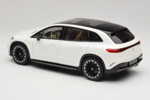 Mercedes EQS SUV X296 Manufaktur Diamond White NZG 1:18 B66960590 Metalli — kuva 7 / 8