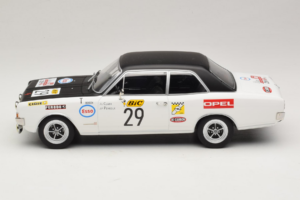 Opel Commodore A #29 J-L. Clarr / J-P. Peyroux Tour de France Automobile 1971 MCG 1:18 MCG18562R Metalli — kuva 3 / 6
